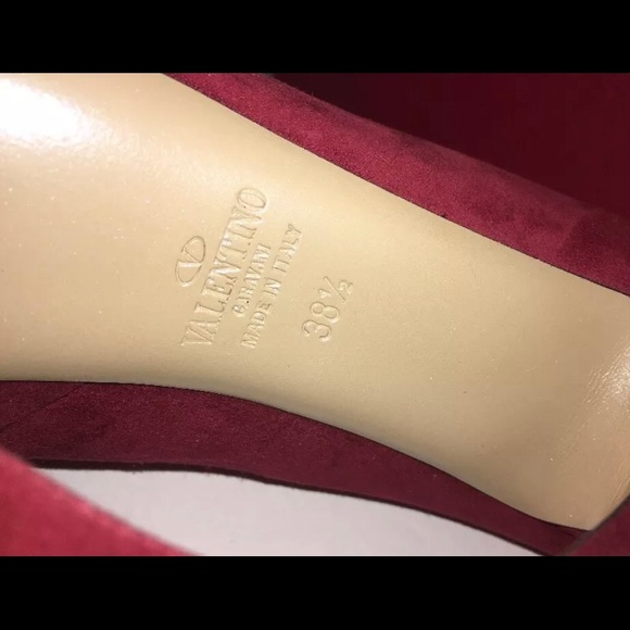 Valentino Studded Gold Toe Cap Pump Red Suede - Picture 5 of 8